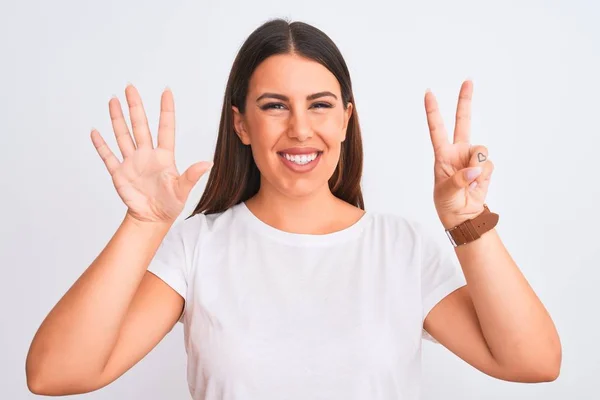 Portret Van Mooie Jonge Brunette Vrouw Staande Geïsoleerde Witte Achtergrond — Stockfoto