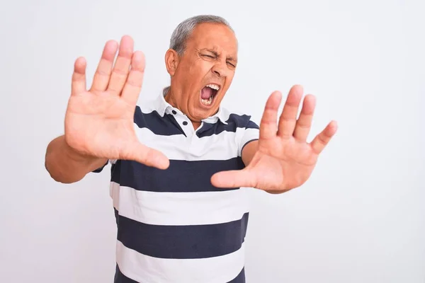 Homme Âgé Aux Cheveux Gris Portant Polo Rayé Décontracté Debout — Photo