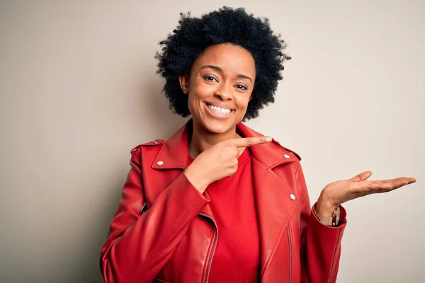 Young Beautiful African American Afro Woman Curly Hair Wearing Casual — Stok fotoğraf