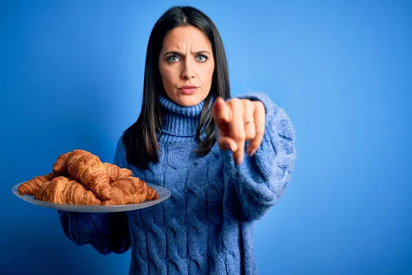 Young Woman Blue Eyes Holding Sweet Croissants Breakfast Isolated Background — Stock Photo, Image