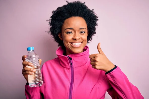 Young African American Afro Sportswoman Curly Hair Drinking Bottle Water — Stock Photo, Image