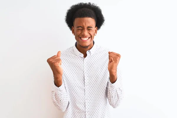 Jovem Afro Americano Vestindo Camisa Elegante Sobre Fundo Branco Isolado — Fotografia de Stock