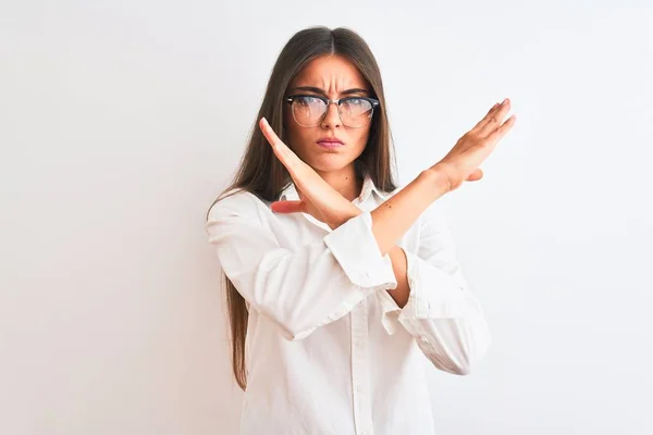 Ung Vacker Affärskvinna Bär Glasögon Stående Över Isolerad Vit Bakgrund — Stockfoto