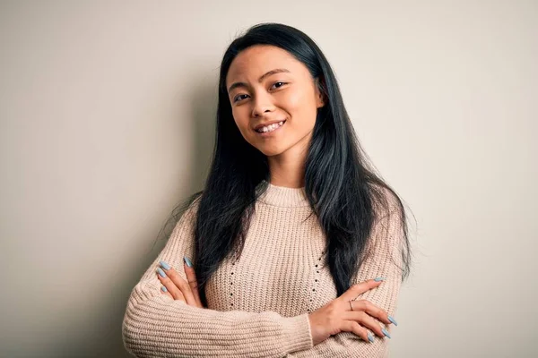 Young Beautiful Chinese Woman Wearing Casual Sweater Isolated White Background — 스톡 사진