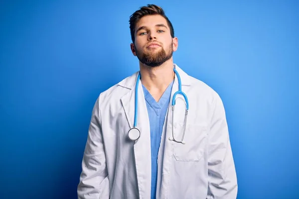 Young Blond Doctor Man Beard Blue Eyes Wearing White Coat — 图库照片