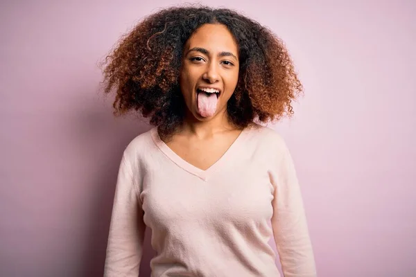 Young African American Woman Afro Hair Wearing Casual Sweater Pink — Stockfoto
