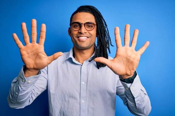 Young Handsome African American Man Dreadlocks Wearing Casual Shirt Glasses — Stok fotoğraf