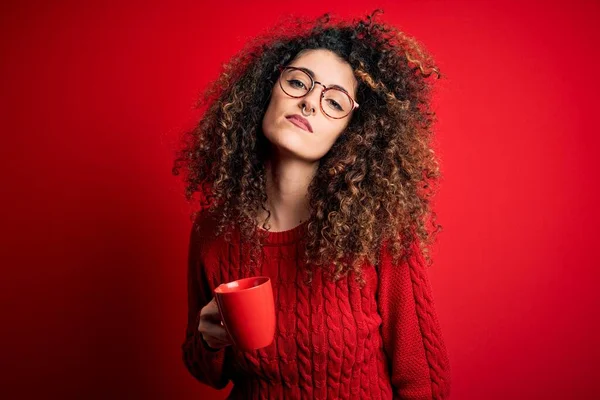 Young Beautiful Woman Curly Hair Piercing Drinking Red Cup Coffee — Stock Photo, Image