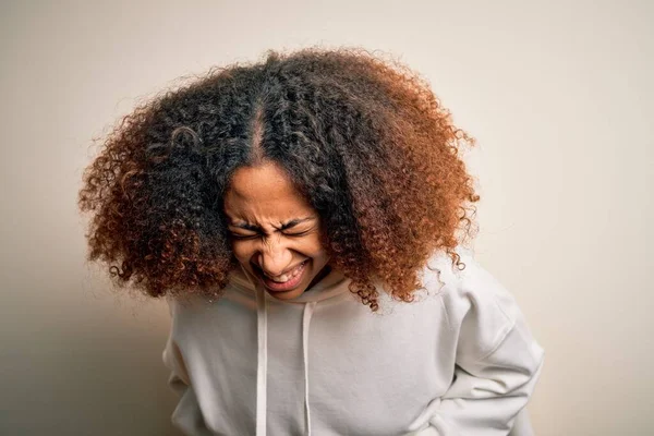 Jovem Esportista Afro Americana Com Cabelo Afro Vestindo Camisola Esportiva — Fotografia de Stock