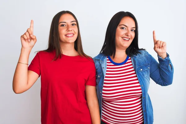 Young Beautiful Women Wearing Casual Clothes Standing Isolated White Background — Stockfoto