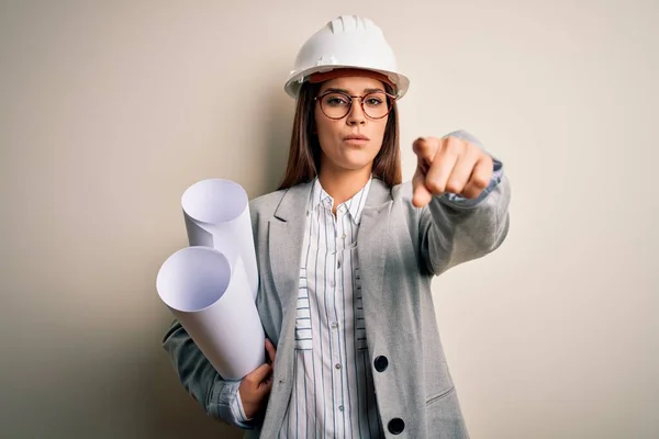 Young Beautiful Architect Woman Wearing Safety Helmet Glasses Holding Blueprints — Stockfoto