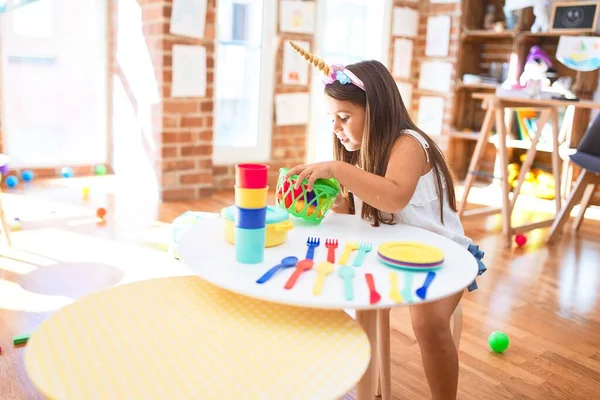 Adorabile Bambino Che Gioca Giro Sacco Giocattoli All Asilo — Foto Stock