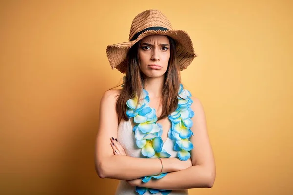 Young Beautiful Brunette Woman Vacation Wearing Swimsuit Hawaiian Flowers Lei — Stock Photo, Image