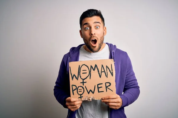 Ung Stilig Aktivist Man Protesterar För Kvinnlig Makt Hålla Kartong — Stockfoto