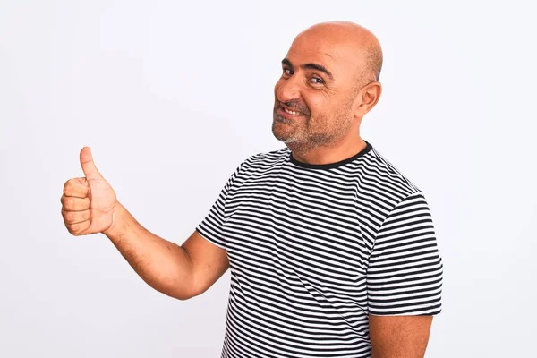 Homem Bonito Meia Idade Vestindo Listrado Marinho Shirt Sobre Isolado — Fotografia de Stock