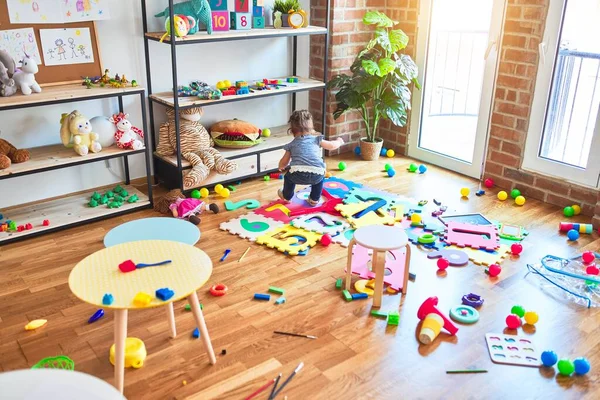 Beautiful Toddler Sitting Floor Playing Building Blocks Toy Kindergarten — Stock Photo, Image