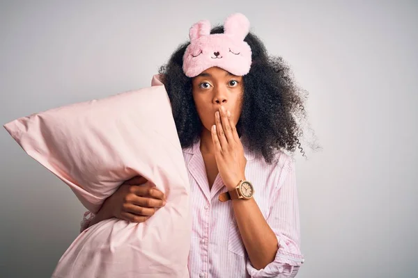 Young African American Woman Afro Hair Wearing Pajama Sleep Mask — 图库照片