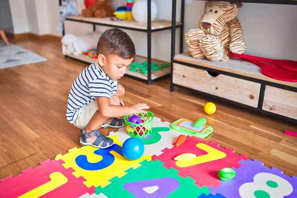 Beautiful Toddler Boy Sitting Puzzle Playing Meals Plastic Plates Fruits — ストック写真