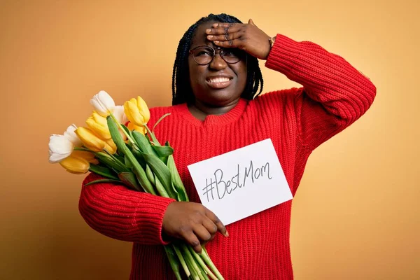 Taille Femme Afro Américaine Tenant Meilleur Message Maman Tulipes Sur — Photo