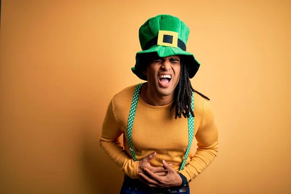 Jeune Homme Afro Américain Portant Chapeau Vert Célébrant Saint Patricks — Photo