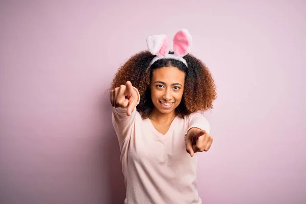 Young African American Woman Afro Hair Wearing Bunny Ears Pink — ストック写真