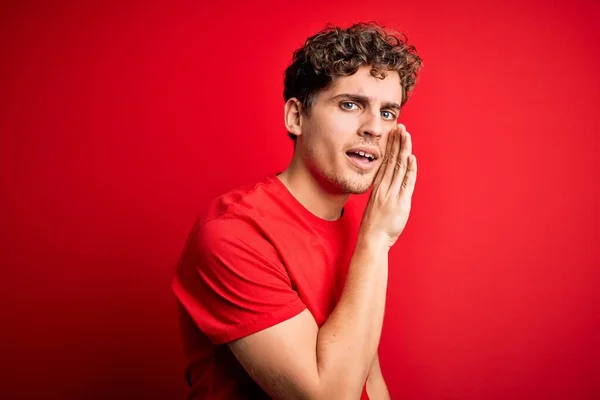 Young Blond Handsome Man Curly Hair Wearing Casual Shirt Red — 스톡 사진