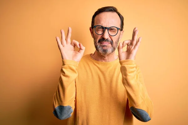 Middle Age Hoary Man Wearing Casual Sweater Glasses Isolated Yellow — Stockfoto