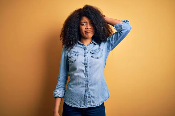 Young Beautiful African American Woman Afro Hair Standing Yellow Isolated — 스톡 사진