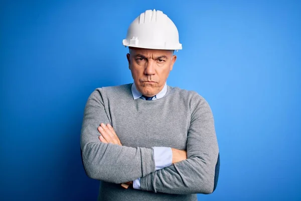 Ein Gut Aussehender Grauhaariger Ingenieur Mittleren Alters Der Einen Schutzhelm — Stockfoto