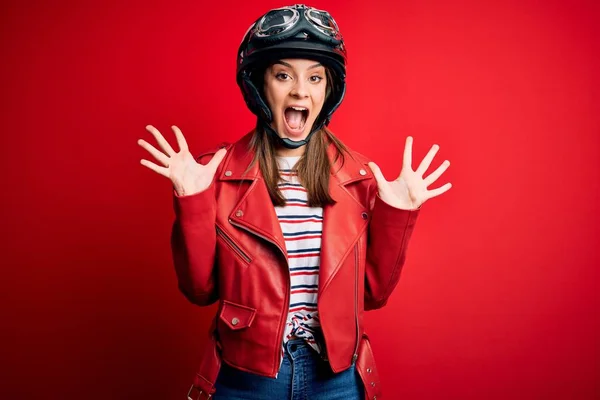 Jeune Belle Femme Motocycliste Brune Portant Casque Moto Une Veste — Photo