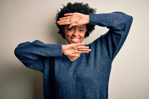 Jovem Mulher Afro Afro Afro Afro Bonita Africano Com Cabelo — Fotografia de Stock