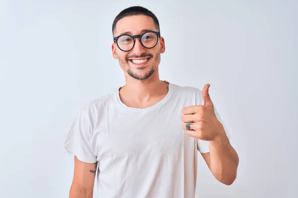 Joven Hombre Guapo Con Gafas Pie Sobre Fondo Aislado Haciendo — Foto de Stock