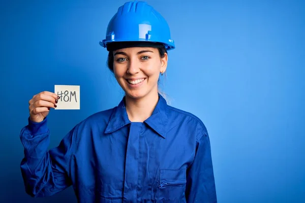 Hermosa Mujer Trabajadora Vistiendo Casco Uniforme Celebrando Día Las Mujeres —  Fotos de Stock