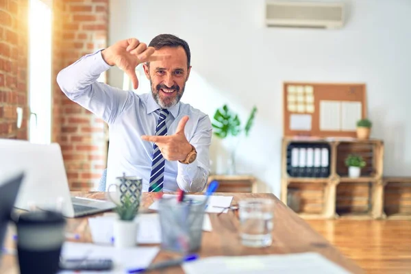 Middle Age Handsome Businessman Wearing Tie Sitting Using Laptop Office — ストック写真