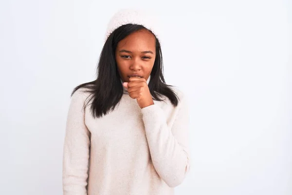 Linda Jovem Afro Americana Vestindo Suéter Gola Alta Chapéu Inverno — Fotografia de Stock