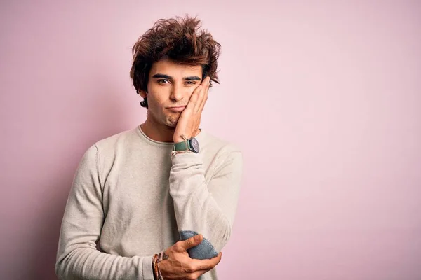 Young Handsome Man Wearing Casual Shirt Standing Isolated Pink Background — Stock Photo, Image