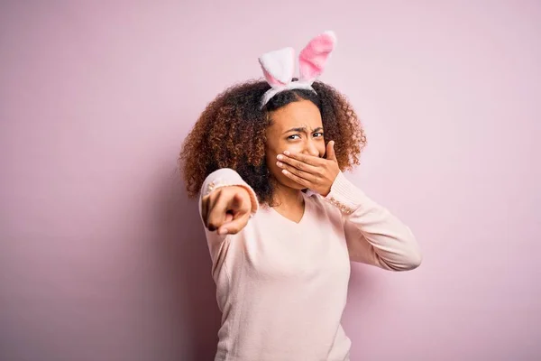 Young African American Woman Afro Hair Wearing Bunny Ears Pink — ストック写真