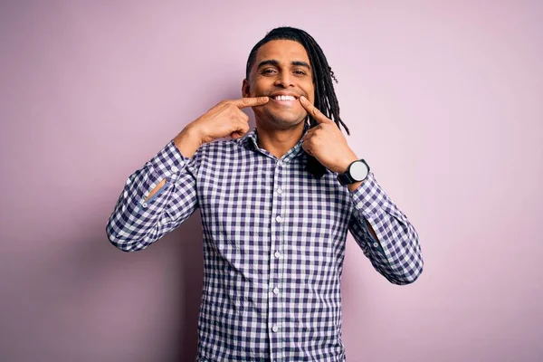 Young Handsome African American Afro Man Dreadlocks Wearing Casual Shirt — Stok fotoğraf