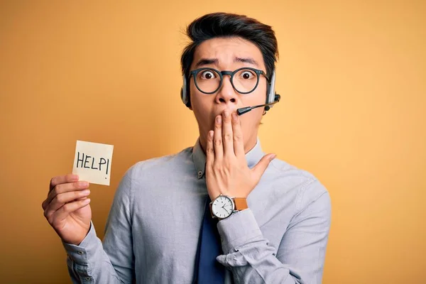 Young Handsome Chinese Call Center Agent Man Overworked Using Headset — ストック写真