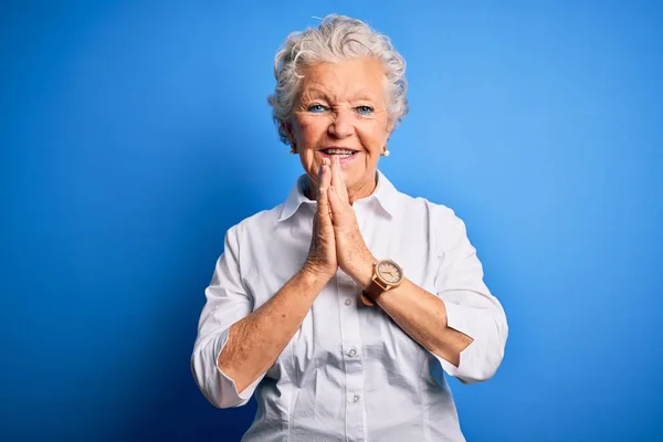 Senior Beautiful Woman Wearing Elegant Shirt Standing Isolated Blue Background — 스톡 사진