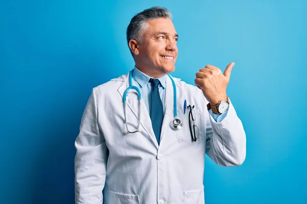 Middle Age Handsome Grey Haired Doctor Man Wearing Coat Blue — 图库照片