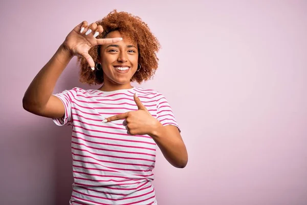 Young Beautiful African American Afro Woman Curly Hair Wearing Casual — Stock Photo, Image