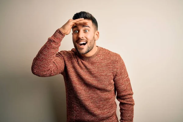 Young Handsome Man Wearing Casual Sweater Standing Isolated White Background — ストック写真