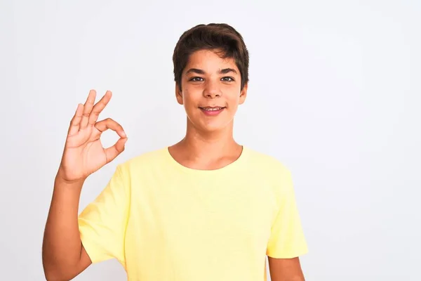 Menino Adolescente Bonito Sobre Fundo Isolado Branco Sorrindo Positivo Fazendo — Fotografia de Stock