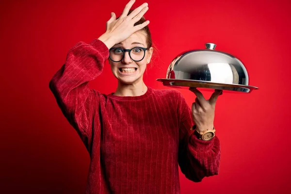 Young Beautiful Redhead Woman Holding Waitress Tray Isolated Red Background — Stock Photo, Image