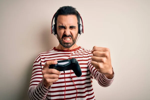 Jovem Jogador Bonito Homem Com Barba Jogando Videogame Usando Joystick — Fotografia de Stock