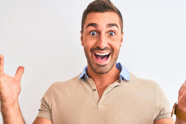 Jovem Homem Bonito Vestindo Elegante Camiseta Sobre Fundo Isolado Muito — Fotografia de Stock