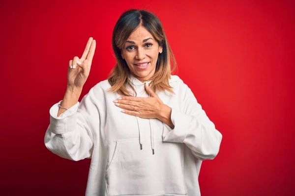 Middelbare Leeftijd Mooie Sportvrouw Het Dragen Van Casual Sweatshirt Geïsoleerde — Stockfoto