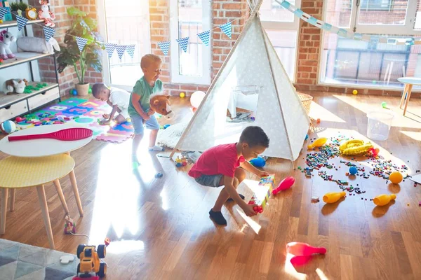 Entzückende Kleinkinder Spielen Kindergarten Jede Menge Spielzeug — Stockfoto