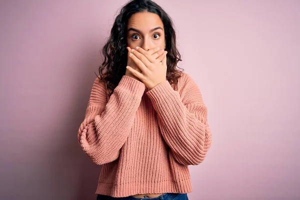 Young Beautiful Woman Curly Hair Wearing Casual Sweater Isolated Pink — Stock Photo, Image